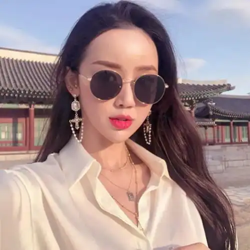 粉丝留言要求丨眼镜女生头像