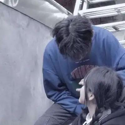 女生真人版头像不露脸成