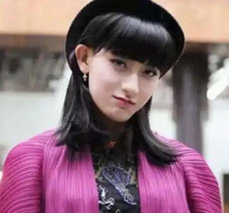 酒后壮人胆黄子韬微醺开直播,直言想谈恋爱耿直举动不怕掉粉