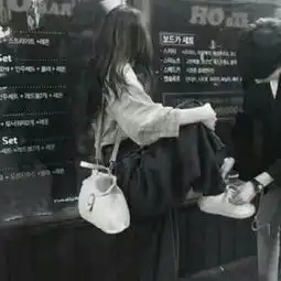 女生头像黑白高冷高清情