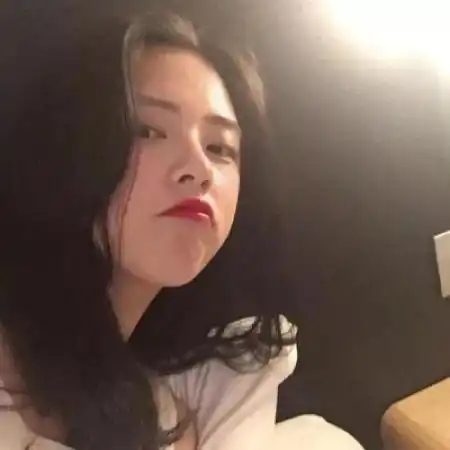 女生头像小清新,长发美女走的是潮流路线