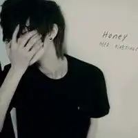 超拽个性男生qq头像别跟老夫比沧桑