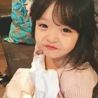 小女孩头像
