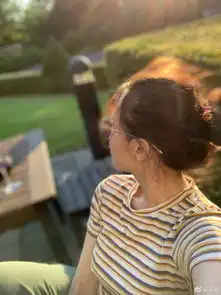 组图宋佳清晨晒托腮自拍少女感十足手拿吉他对镜搞怪显俏皮