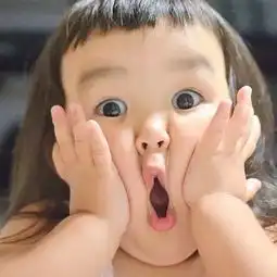 4岁女孩凭她的丑萌火遍全世界好想要一个傻小孩