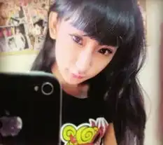 陈冠希亲密照嫩模被媒体跟拍超大美瞳十分明显