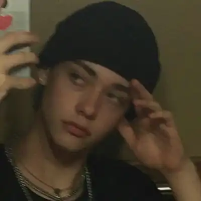看淡一切释怀的头像男鲜