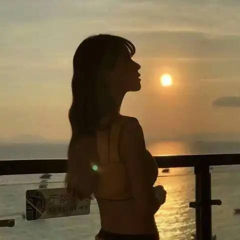 女生分手后的一个月的变化,为什么泪止不住的掉下,太心疼了