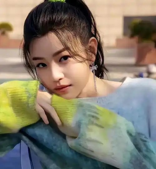 最新头像女可爱真人上镜