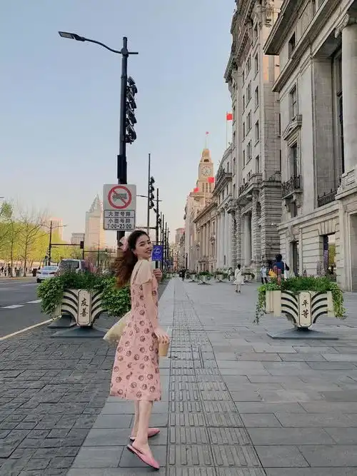 夏天不要再穿白t恤了,这些少女感满满的甜美风穿搭,元气又减龄