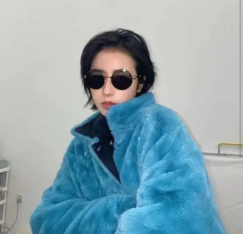 发量感人的女明星们,比美都靠的氛围感神器