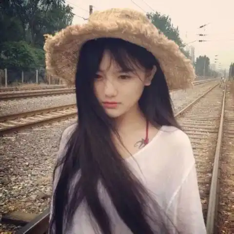 很丧的女生头像真人古风