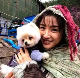 林依晨和赵丽颖少女感谁更强没了滤镜都一样,赵丽颖这点比不过