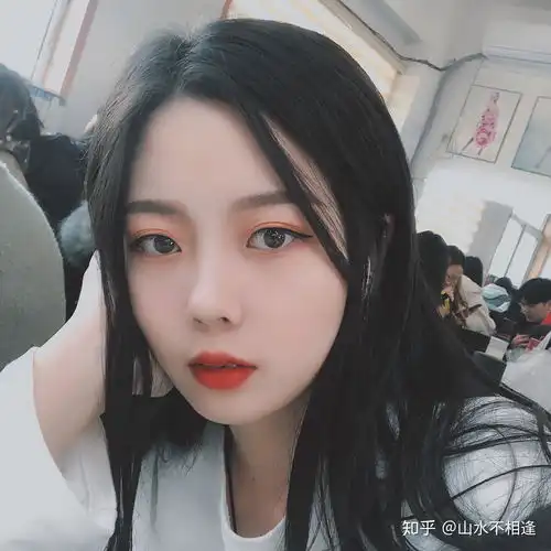 女生圆脸脸大发量少剪男头可以吗
