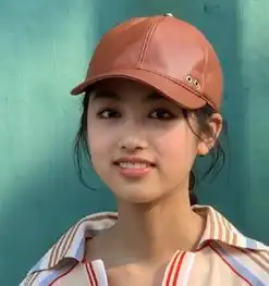 任达华14岁女儿晒拍杂志花絮,看到这腿和这身材,网友我酸了