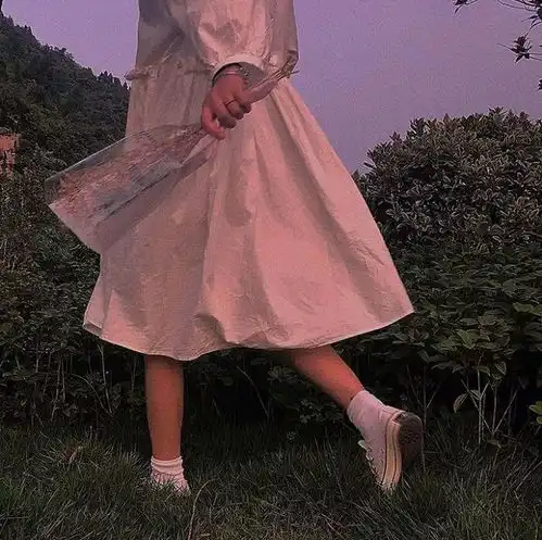 超火不露脸女生头像瘦不了的永远在骚动,吃不胖的都有恃无恐