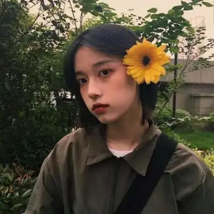 女生头像伤心落泪清华