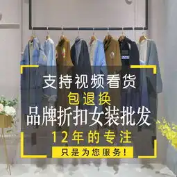 圆领浅灰色卫衣