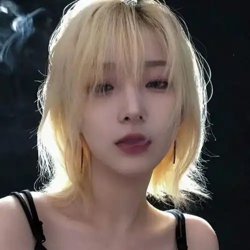 头像金发女头