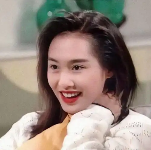 女生头像伤心落泪朱茵