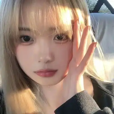 女头纯欲风头像高冷伤感