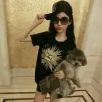 戴帽子,戴眼镜,又霸气的女生头像,