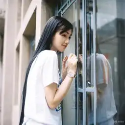 有人什么好看的女生qq头像吗