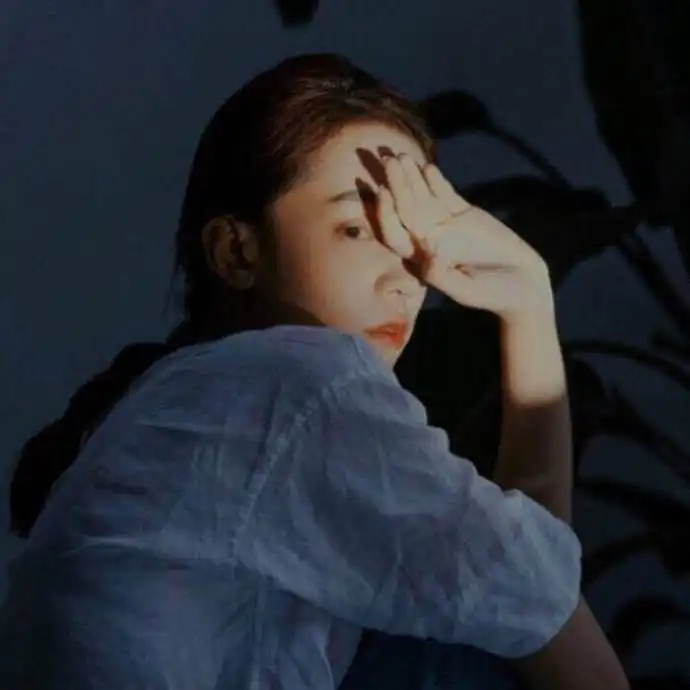 有什么看起来很不好惹很高冷的女生头像