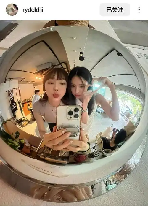 存一些韩女ins风拍照姿势,姐妹合照赞爆朋友圈