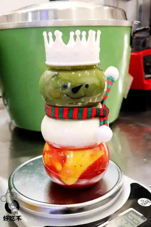 美炸纽约最圣诞范儿的奶茶新宠呆萌雪人杯米妮玻璃房,少女心爆棚