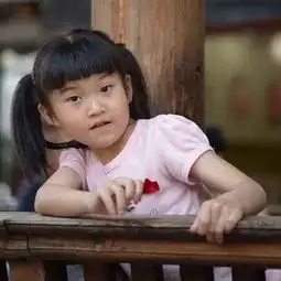 五岁女童因洗坏件衣服,遭后妈毒打,父亲一怒之下将媳妇从二楼推下