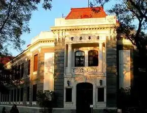 这所大学公认最强,每年开支近二百亿元,也是公认富豪高校