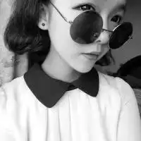 谁有这个黑白女头大图