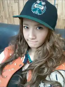 求允儿戴帽子的图片越多越好必采纳