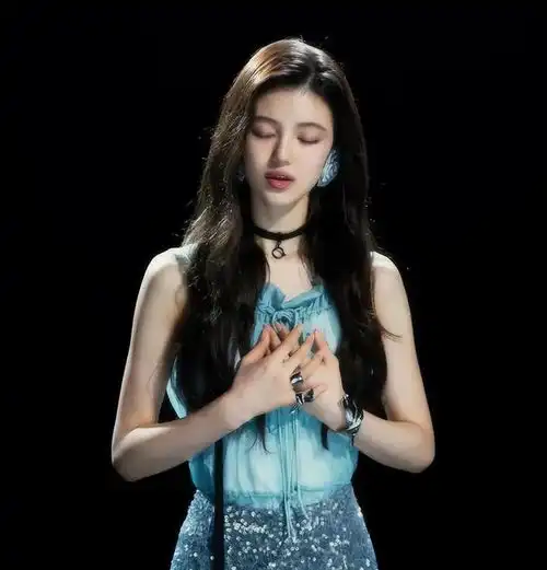 女团爱豆为韩版小美人鱼配音引争议,韩语发音不准