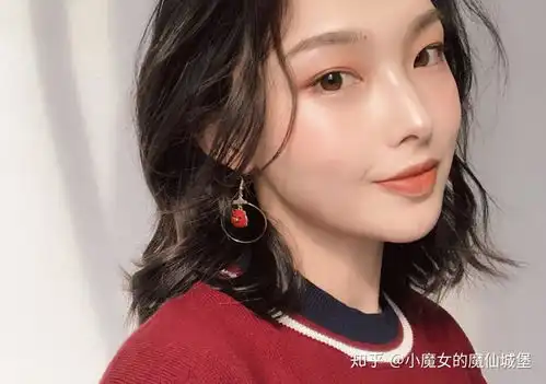 有没有简单大方但有些个性的饰品,比如手链,耳环,项链一类的