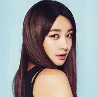微信图片美女美男微信头像图片大全