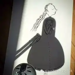 这位不务正业的导演,脑洞大开在和影子玩耍