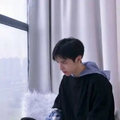 男生头像气质成熟,我看到的是满目的青春