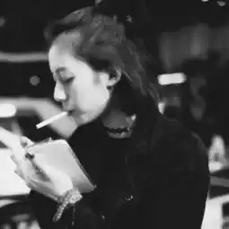 很丧的女生头像真人情侣