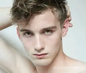 眼袋大是什么原因能消除吗