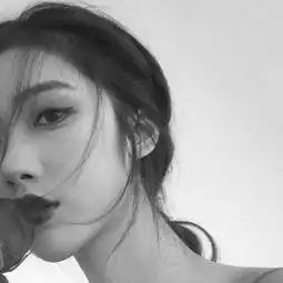 最近抖音上蛮火的霸气句子我不做第一个,我只做唯一