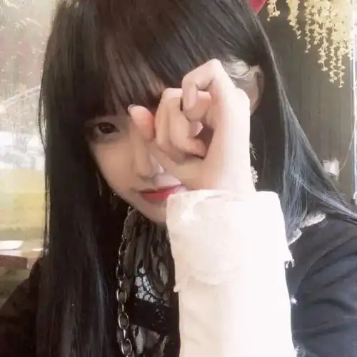 女生头像世人千万再难遇我