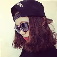 我是一个女生,13岁,1米67我想女扮男装又不想剪头发头发中长没有到腰,声音我偏中性,衣服什么的不是问题就是头发我不想剪