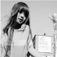 最新黑白女生伤感头像带着颓废风格的qq伤感女生头像