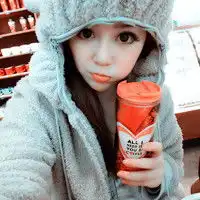 有没有可爱点的女生头像要不带字的还有情侣不带字的