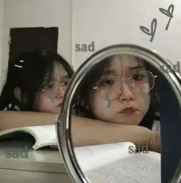 微丧女生头像火了他在陪别的女孩子恋爱,很甜