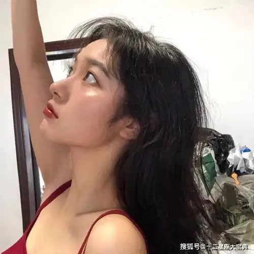 很丧的女生头像真人唐漾