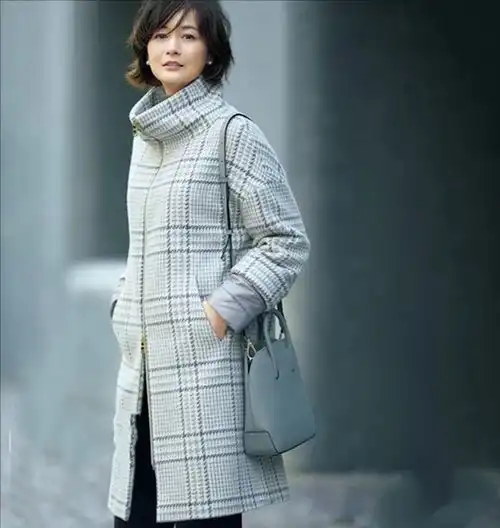 适合四五十岁女人的精美打扮端庄大气又时尚,显瘦减龄又显气质