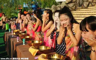 杭州万人素颜相亲女生现场洗脸男生测胸围